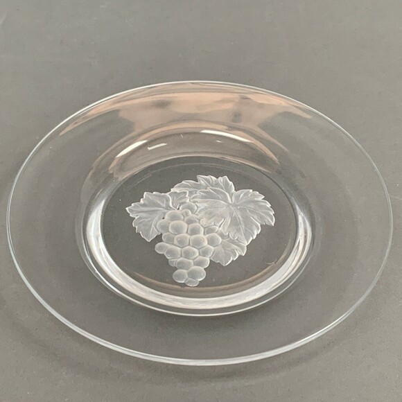 Frosted Etched Grapes Clear Glass Salad Plate - Picture 2 of 8